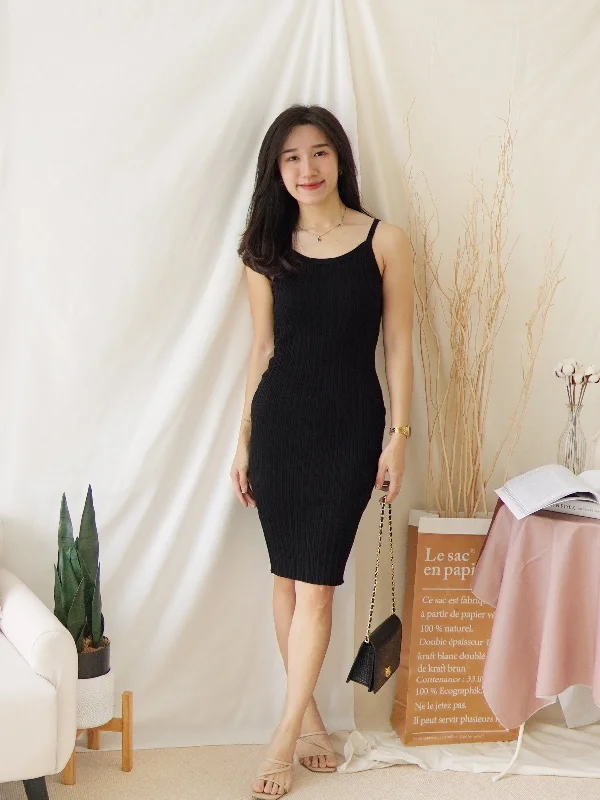 RIBBED KNIT BODYCON DRESS