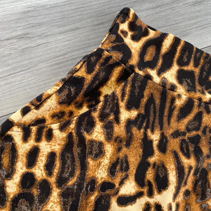 SALE - MEDIUM 17"" Length - Leopard Animal Print A-line Skirt w/Pockets