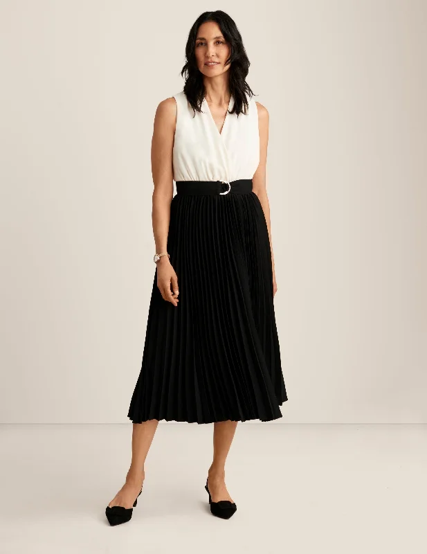 Sleeveless Surplus Pleated Dress