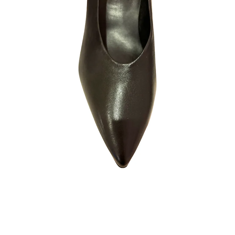 106000 Black Leather Sculpture Pump