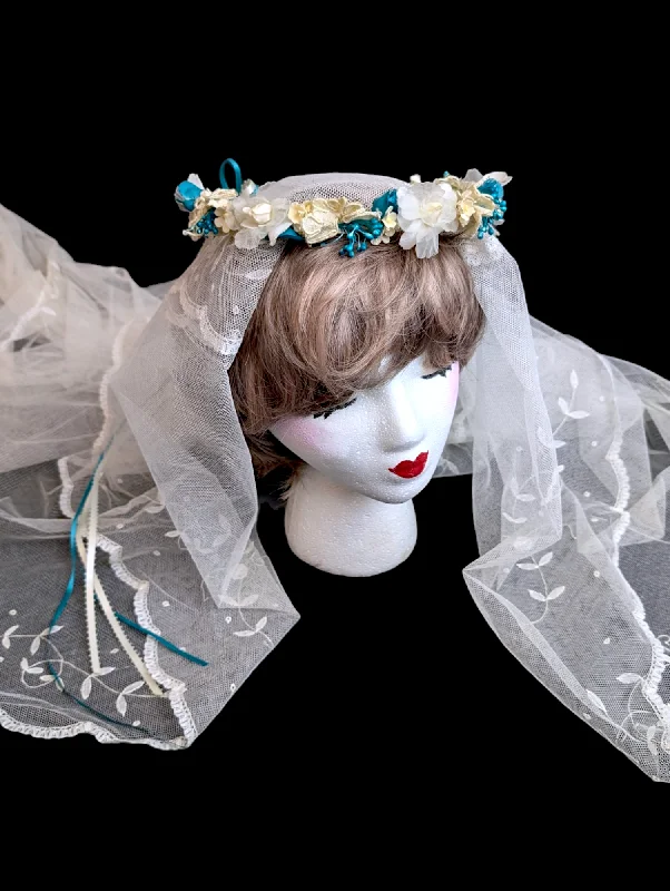 1960s - 1970s Blue and White Ribboned Flower Crown Headpiece and Veil