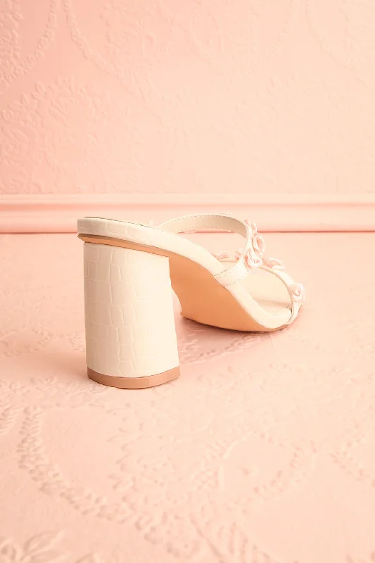 Synthicia Ivory | Heeled Sandals w/ Rose Flowers